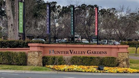 hunter valley gardens opening times.